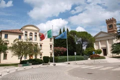 Prata_di_Pordenone,_Municipio_e_Chiesa_di_Santa_Lucia_small