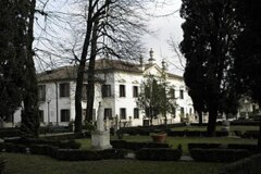 Villa_La_Quiete_e_parco_antistante_(Paese)